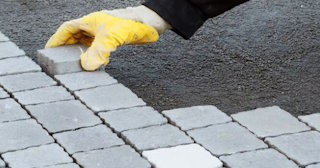 Укладка брусчатки в Сибае - цена от 822 руб. за м2 | ТротуарнаяПлитка